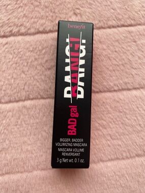Mini Benefit BADgal BANG! Volumizing Mascara — Black with Pink Accent